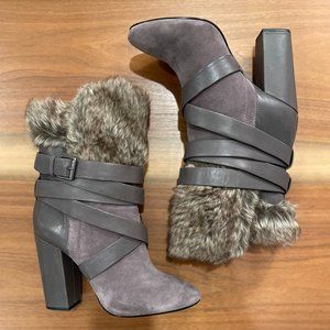 NEW POUR LA VICTOIRE Gray Suede Faux Fur Buckle Wrap Boots size 9
